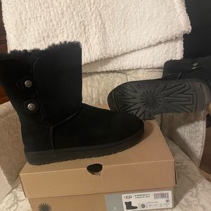 UGG Marciela boots. Size 9 black.